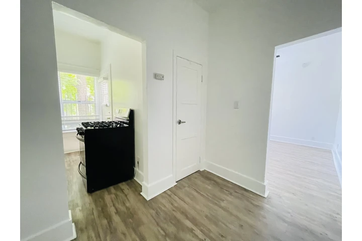 $1525 : ¡Estudio Remodelado $1,525 image 6