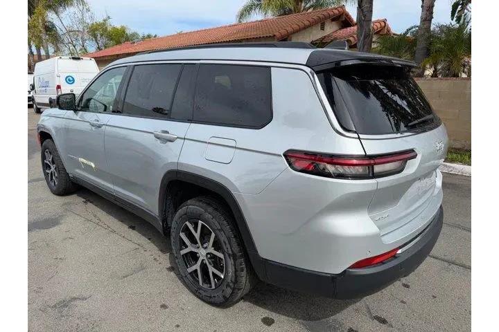 $30498 : Jeep Grand Cherokee L 2024 4 image 9