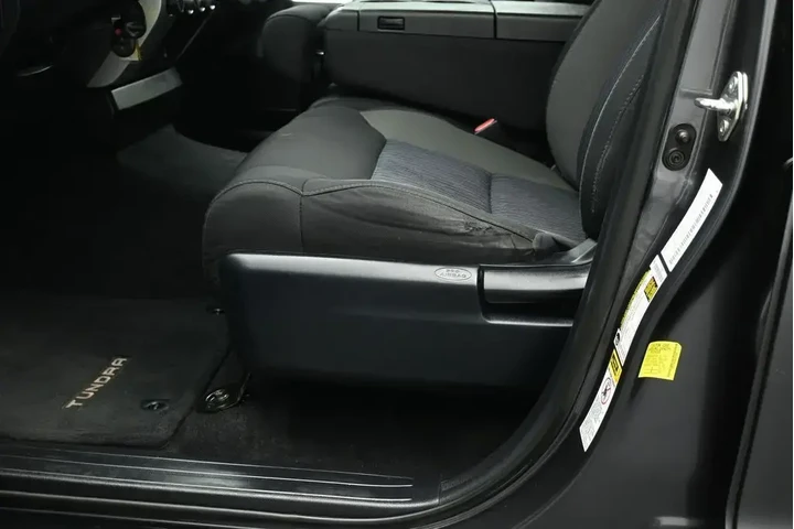 $36947 : Toyota Tundra 2017 4x4 SR5 4 image 8