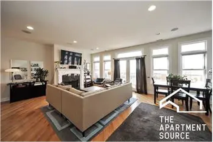 $4895 : Rental property with 3 bedro image 1