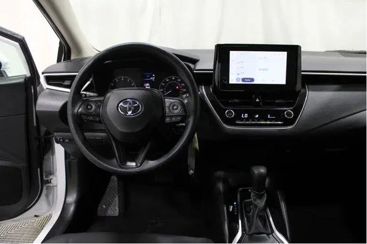 $21982 : Toyota Corolla 2023 LE 4dr S image 2