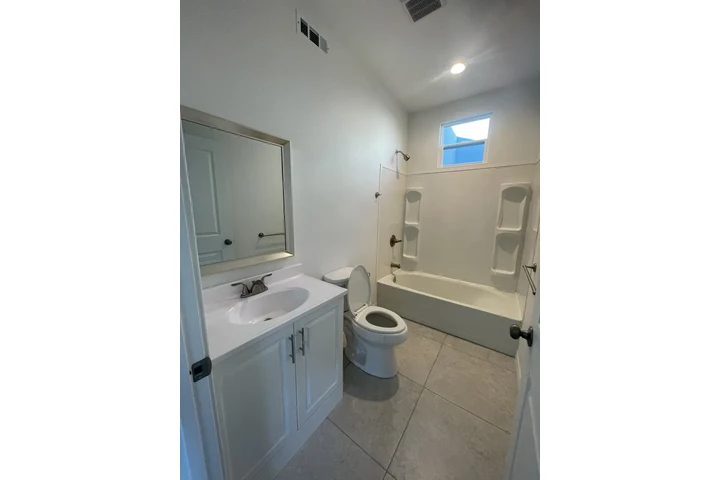 $1 : Casa nueva 5 recámaras en rent image 8