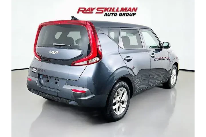 $17975 : Kia Soul 2022 LX 4dr Crossov image 7