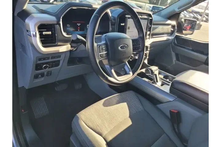 $33211 : Ford F-150 Lightning 2023 AW image 9