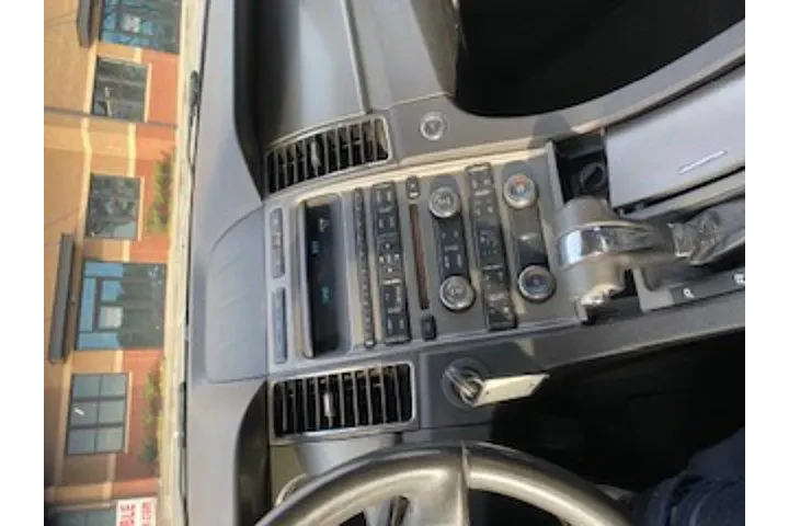 $3800 : Ford Taurus 2011 SEL 4dr Sed image 3