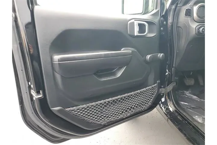 $24995 : Jeep Wrangler Unlimited 2021 image 7