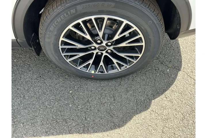 $28000 : Ford Escape Plug-In Hybrid 2 image 9