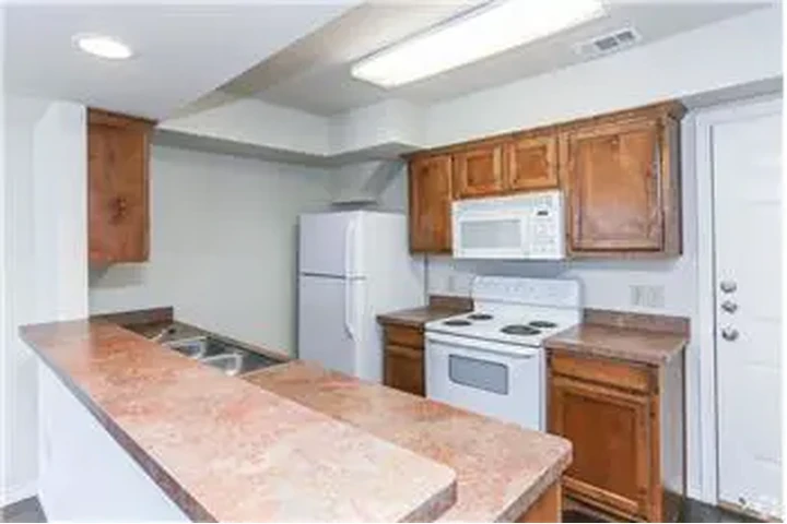 $1695 : Rental property with 3 bedro image 5