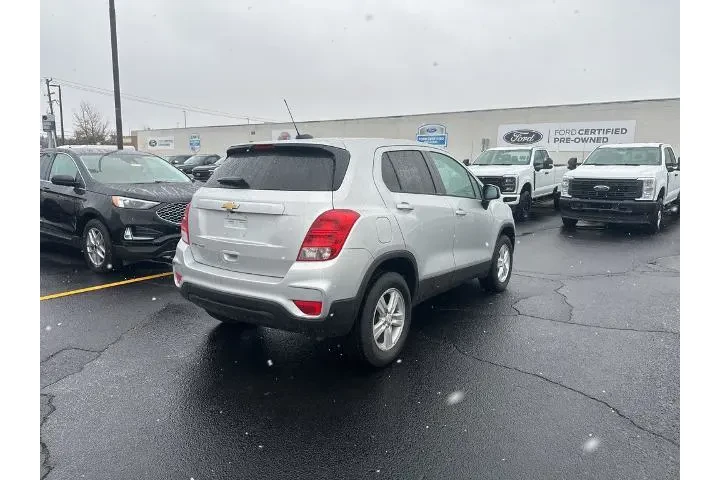 $11143 : Chevrolet Trax 2020 AWD LS 4 image 5