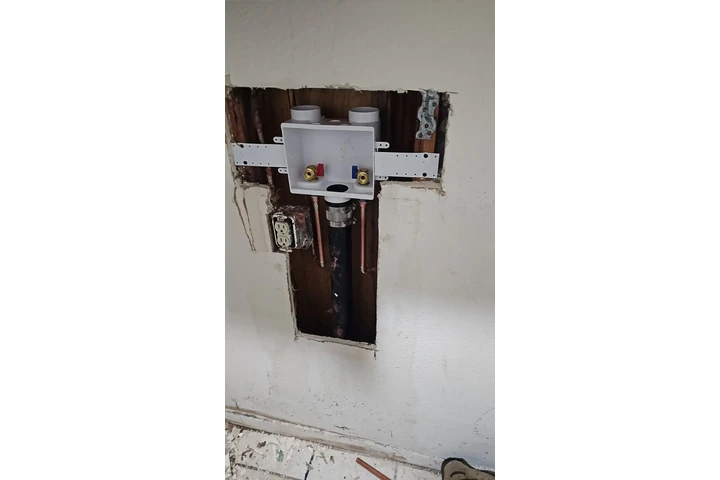 CASTILLO PLUMBING🛠 image 1