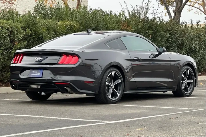 $25268 : Ford Mustang 2023 EcoBoost 2 image 2