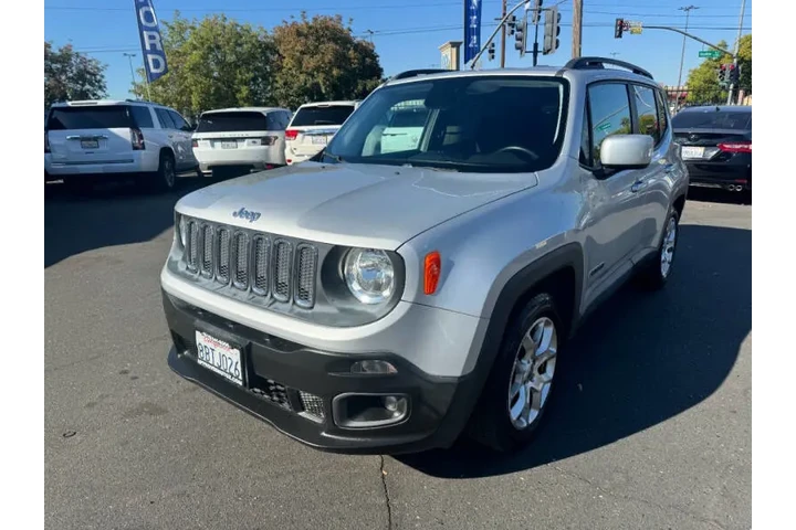 $9498 : 2015 Renegade Latitude image 5