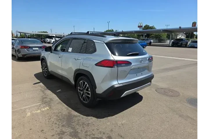 $36900 : Toyota Corolla Cross 2026 XL image 4