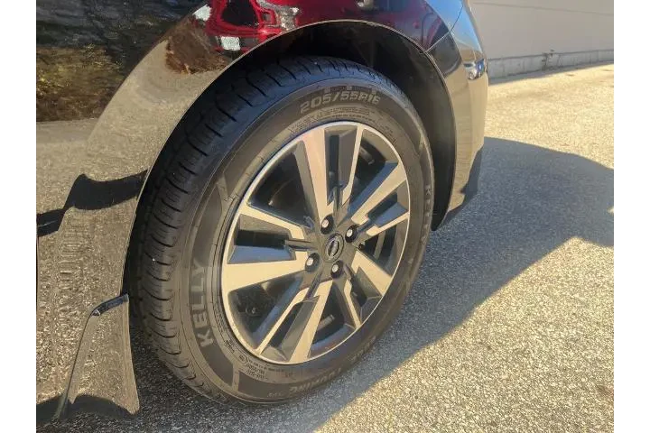 $16625 : Nissan Versa 2024 SV 4dr Sed image 9