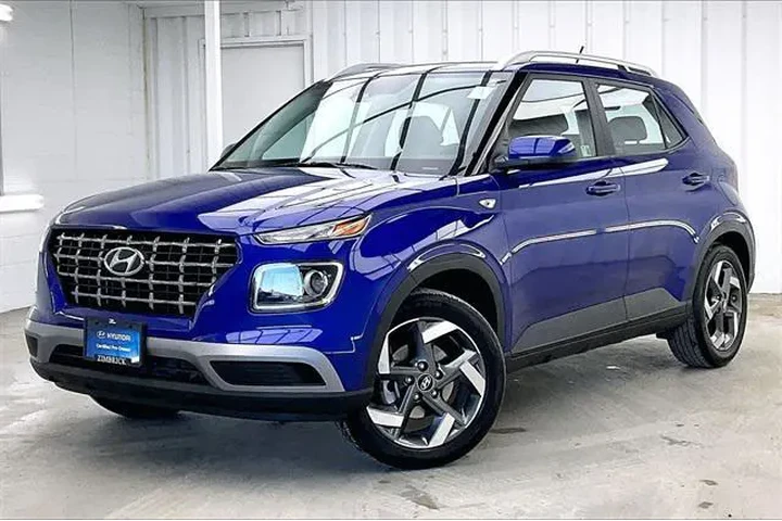 $19990 : Hyundai VENUE 2024 SEL 4dr C image 2