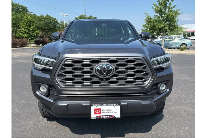 $31789 : Silver Certified2022 Tacoma T image 8