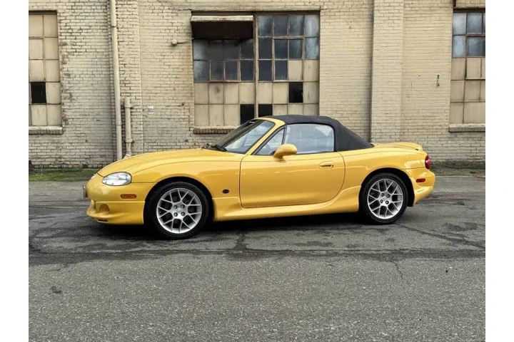 2002 MX-5 Miata SE image 6