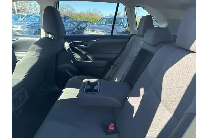 $26773 : Toyota RAV4 2024 XLE 4dr SUV image 9