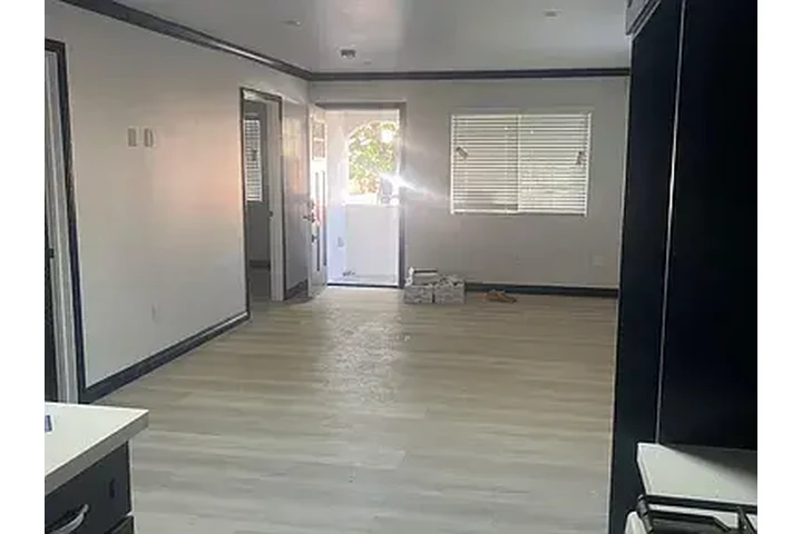 $2000 : 2bed 2bath available now image 2