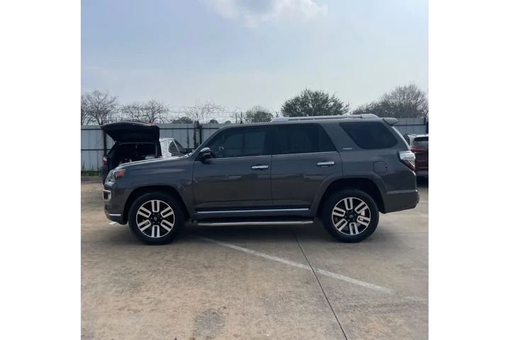 $25995 : 2016 4Runner image 6