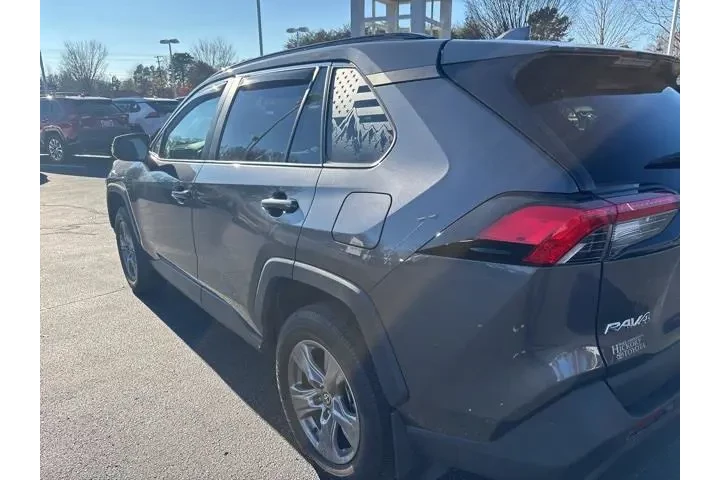 $28195 : Toyota RAV4 2023 XLE 4dr SUV image 6