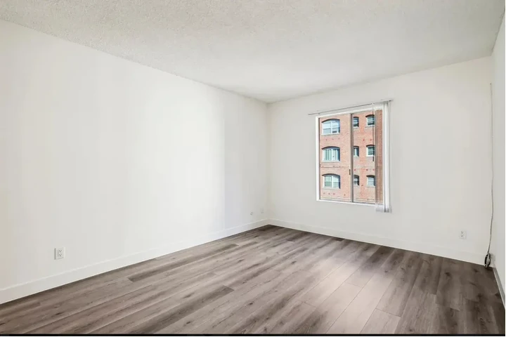 $1400 : 1bed and 1bath for rent image 1