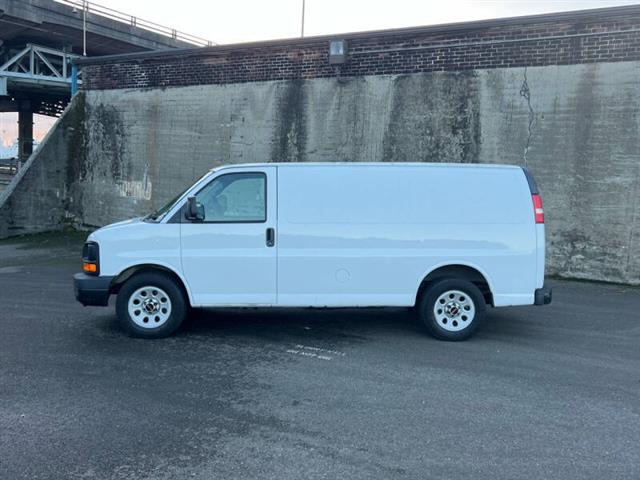 $10888 : 2011 GMC Savana 1500 image 5