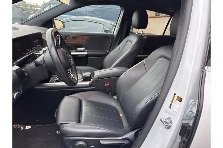 $28400 : Mercedes-Benz GLA 2022 GLA 2 image 5