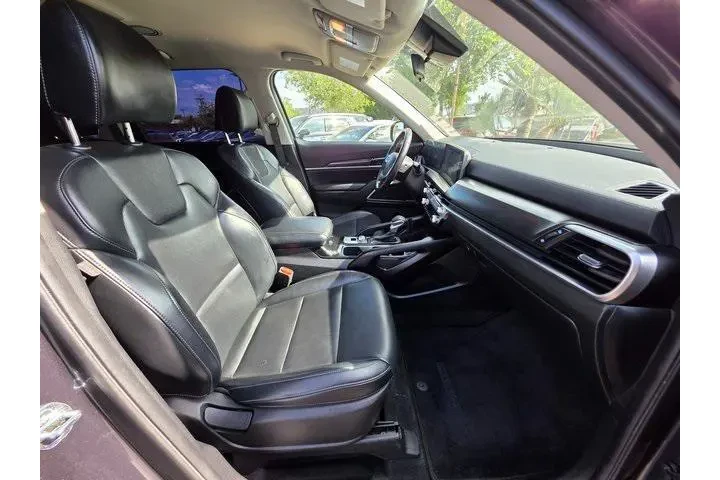 $31516 : Kia Telluride 2024 LX 4dr SU image 10