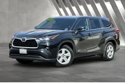 $30900 : Toyota Highlander 2023 LE 4d thumbnail