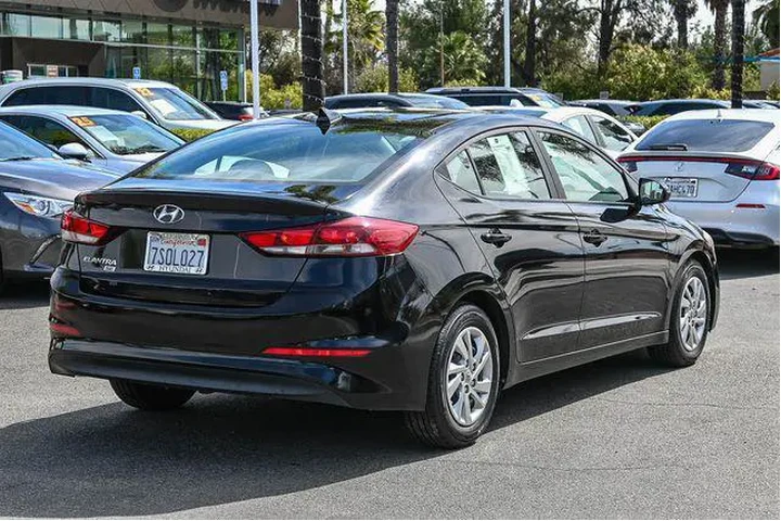 $9900 : Hyundai ELANTRA 2017 SE 4dr image 4