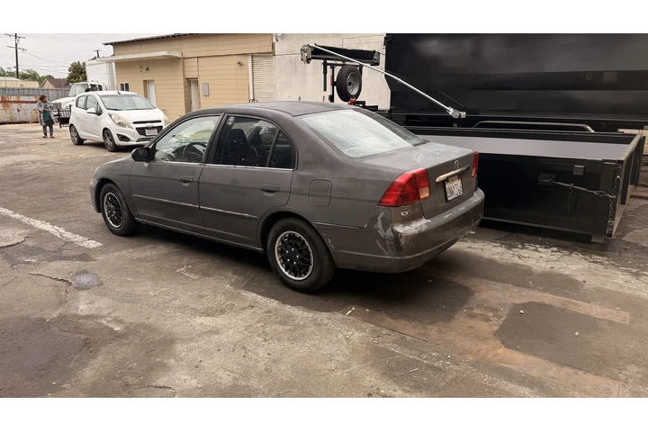 $1800 : SE VENDE HONDA CIVIC 2002 image 4