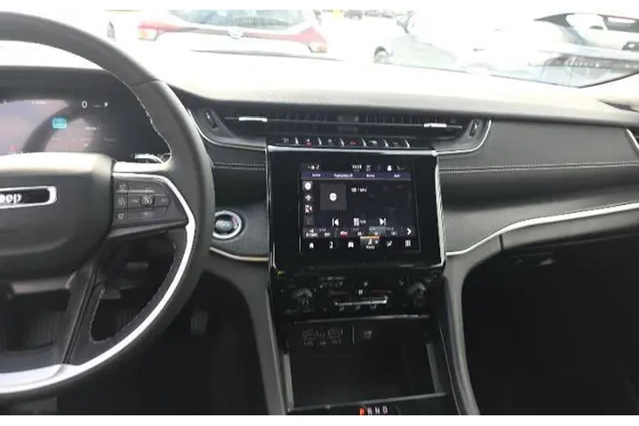 $31995 : Jeep Grand Cherokee L 2024 4 image 8