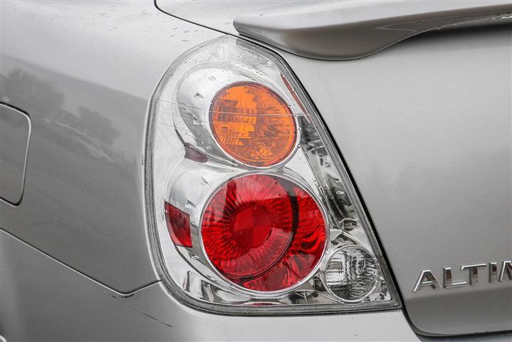 $4990 : Pre-Owned 2004 Nissan Altima image 9