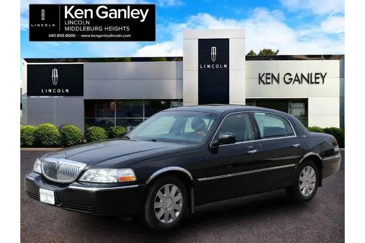 $12991 : Lincoln Town Car 2005 Signat image 3