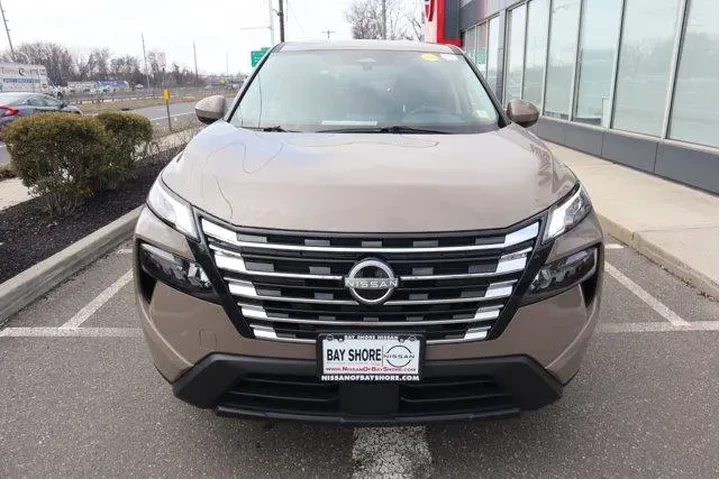 $23308 : Nissan Rogue 2025 AWD SV 4dr image 5