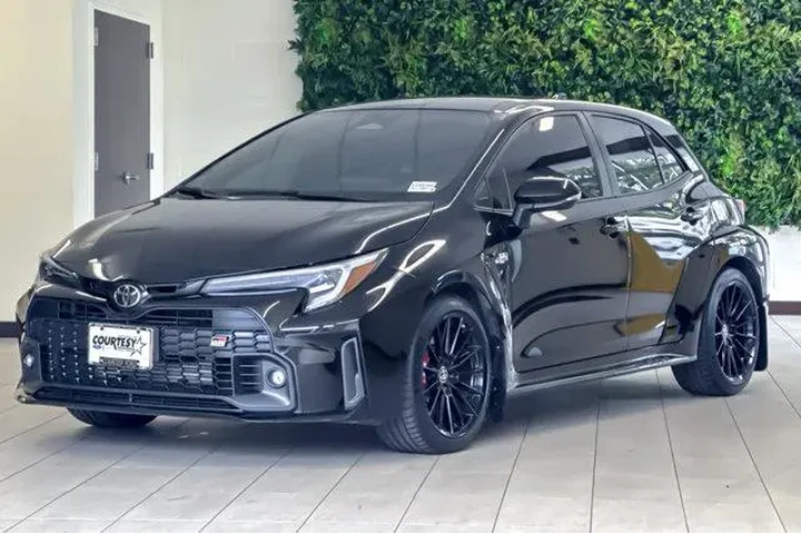 $37743 : Toyota GR Corolla 2024 AWD C image 8