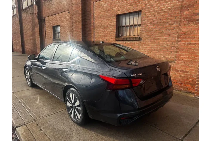 $13000 : 2021 Altima 2.5 SV image 3