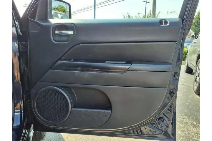 $11999 : Jeep Patriot 2017 4x4 Latitu image 10