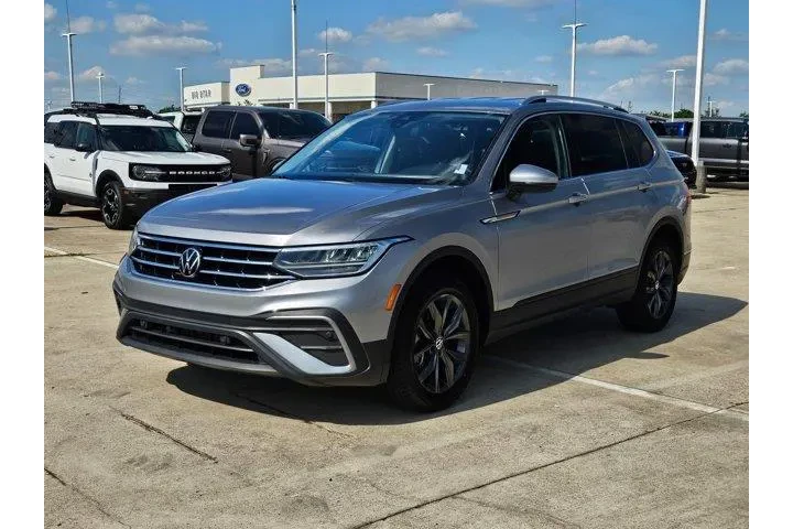 $20425 : Volkswagen Tiguan 2024 Wolfs image 7