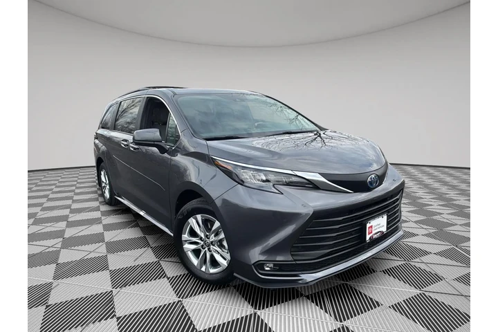 $48194 : 2025 Sienna XLE 7-Passenger image 2