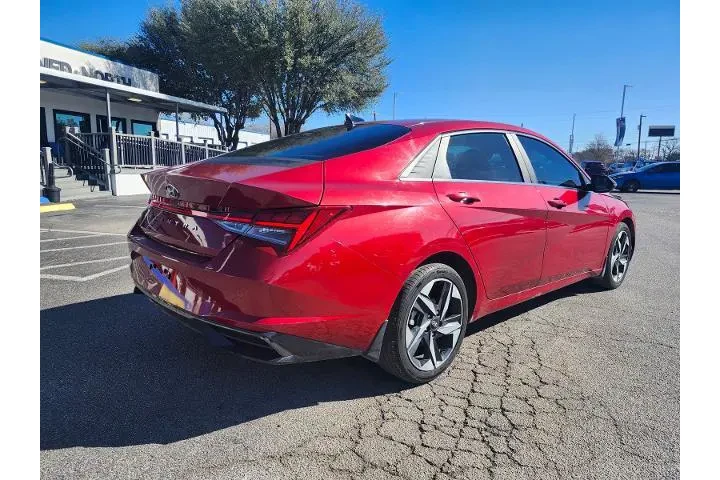 $17597 : Hyundai ELANTRA 2022 SEL 4dr image 3