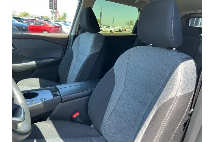 $21581 : Nissan Rogue 2023 SV 4dr Cro image 10