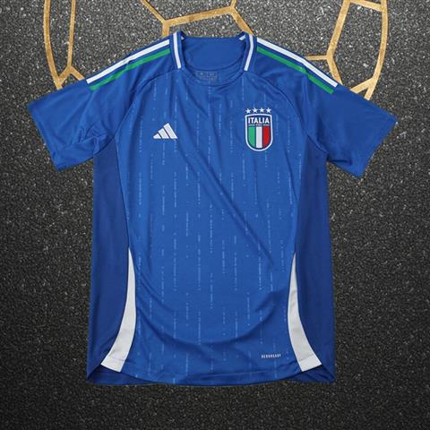 $19 : maillots de la Coupe d'Europe image 4