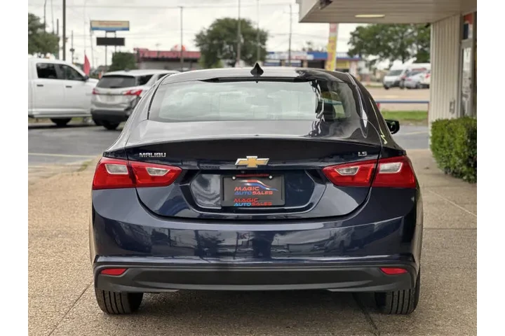 $14999 : 2016 Malibu LS image 8