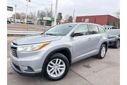 2014 Highlander LE V6 en Denver