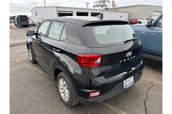$13014 : Hyundai VENUE 2022 SE 4dr Cr image 3