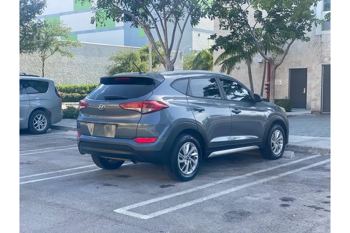 $8999 : *Hyundai Tucson* 2017 image 8