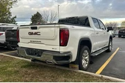 $38995 : GMC Sierra 1500 2020 4x4 SLT thumbnail