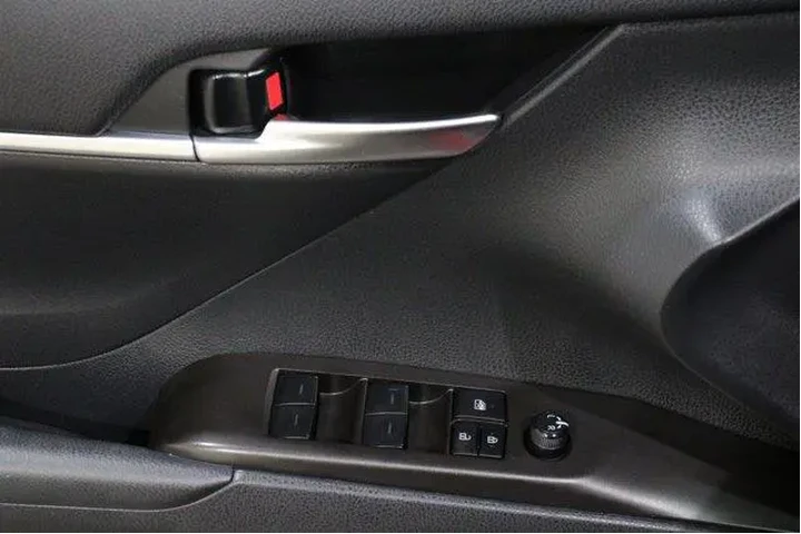 $27998 : Toyota Camry 2024 LE 4dr Sed image 7